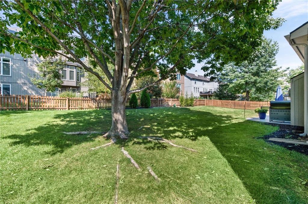 4808 W 158th Pl, Overland Park, KS 66224
