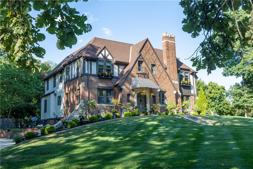 1610 Ashland Ave, St Joseph, MO 64506