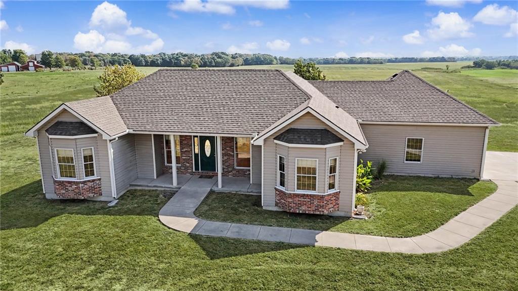 68 E 1100 Rd, Baldwin City, KS 66006
