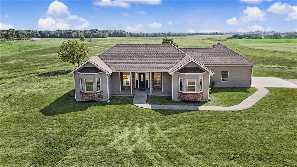 68 E 1100 Rd, Baldwin City, KS 66006