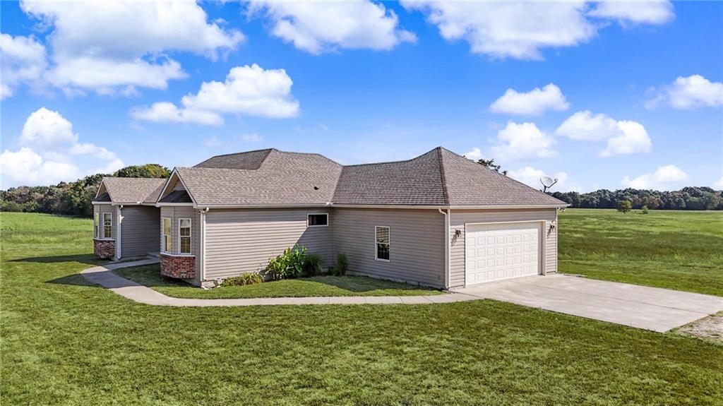 68 E 1100 Rd, Baldwin City, KS 66006