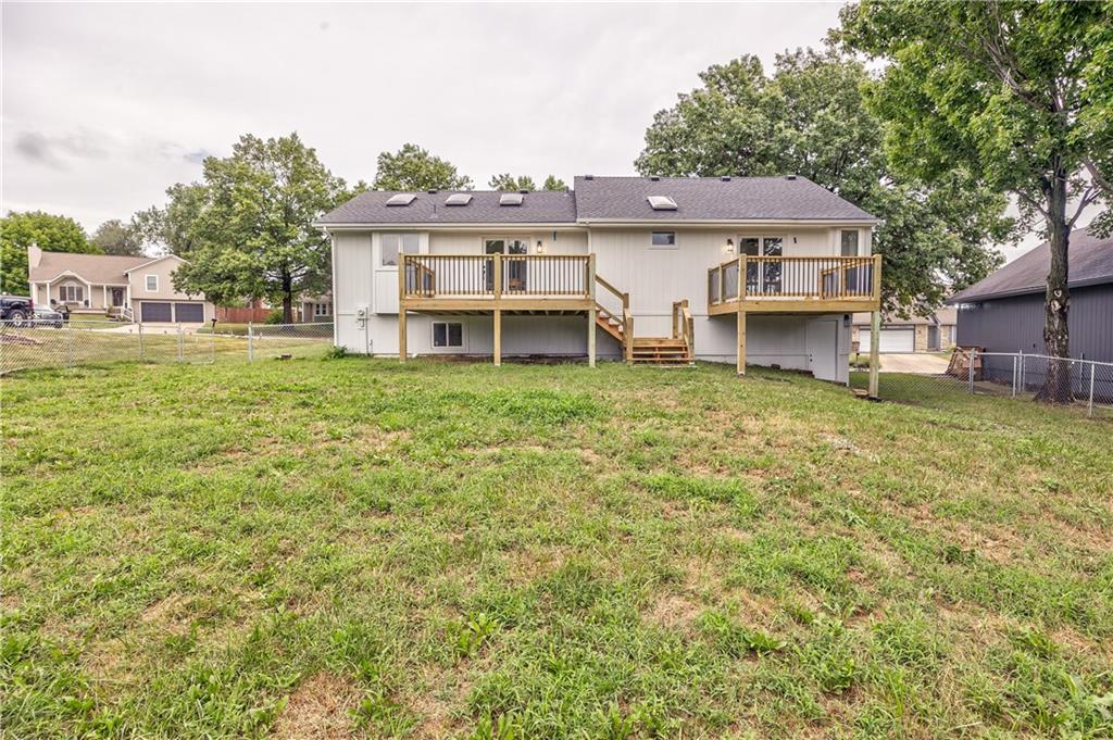1105 Brookside Pl, Raymore, MO 64083