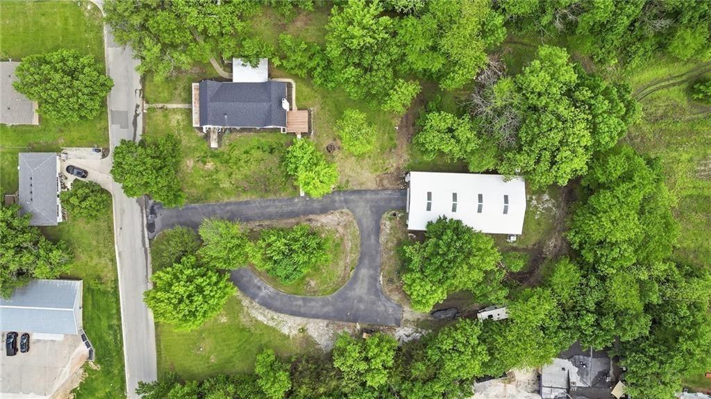 1106 College Hill St, Pleasant Hill, MO 64080