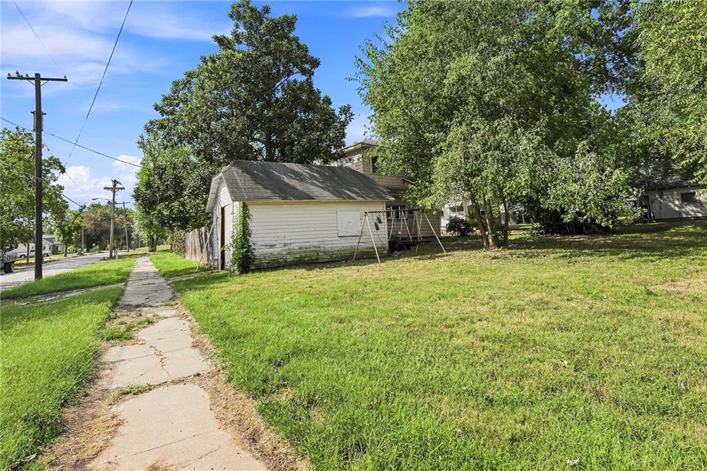 400 Chestnut St, Osawatomie, KS 66064