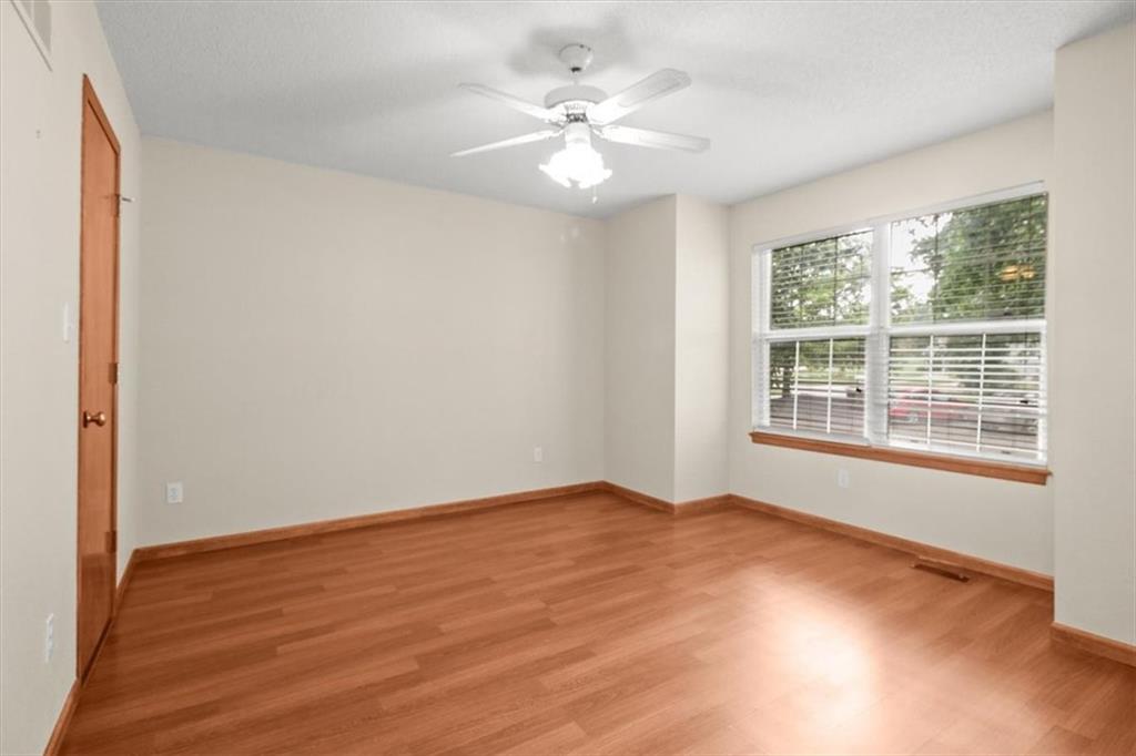 17002 E 45 St S, Independence, MO 64055