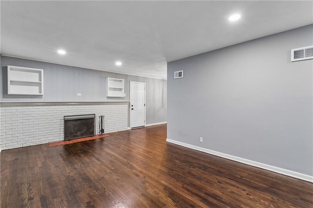6809 W 72 Ter, Overland Park, KS 66204