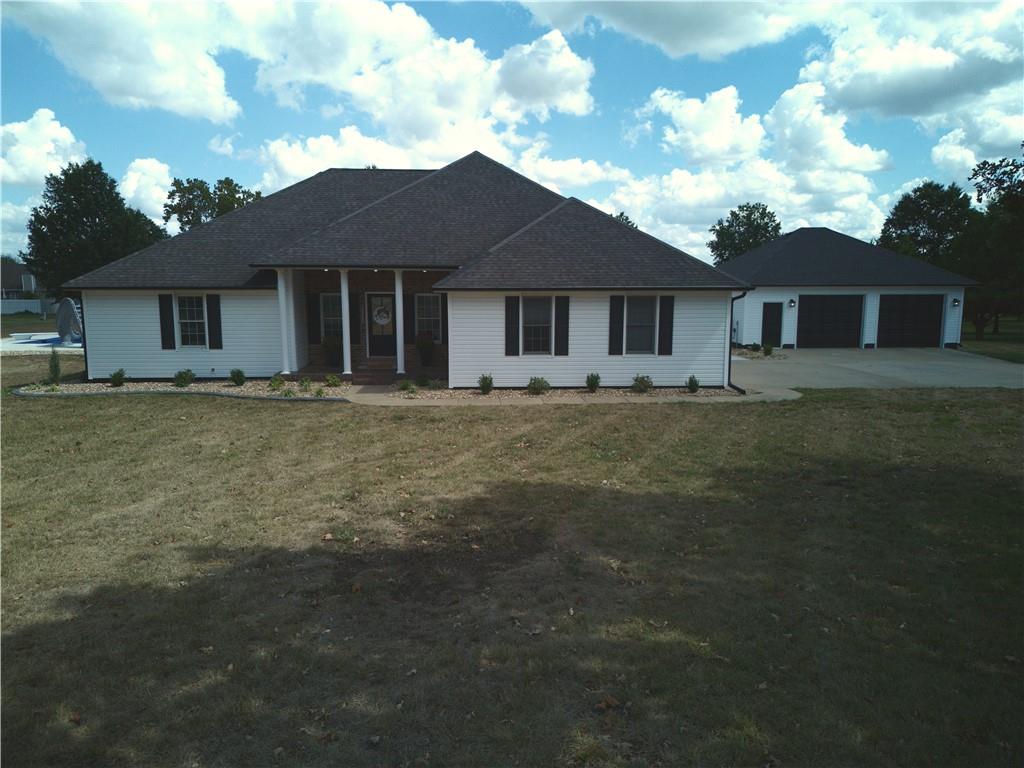 12596 E Oliver Ps, Nevada, MO 64772