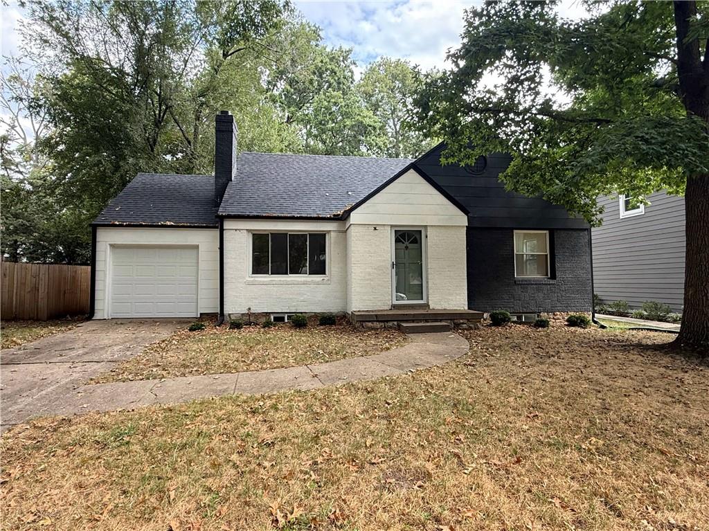 4916 W 57th Ter, Roeland Park, KS 66205