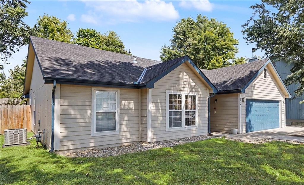 3424 Chance Ln, Lawrence, KS 66047