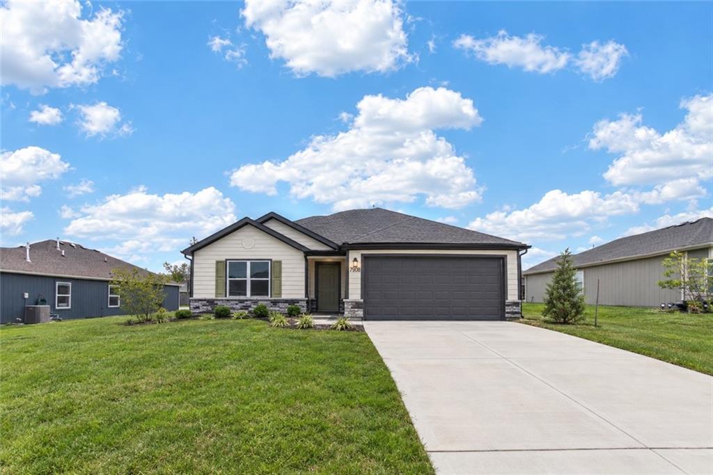 7908 SE 5th St, Blue Springs, MO 64014