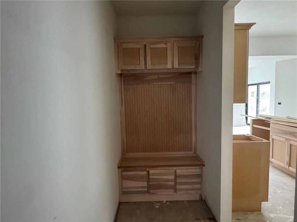 1974 Harvest Rd, Liberty, MO 64068