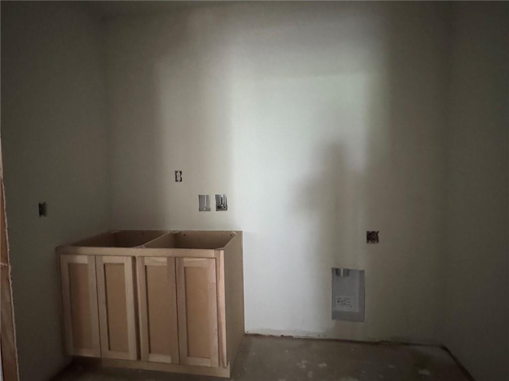 1974 Harvest Rd, Liberty, MO 64068