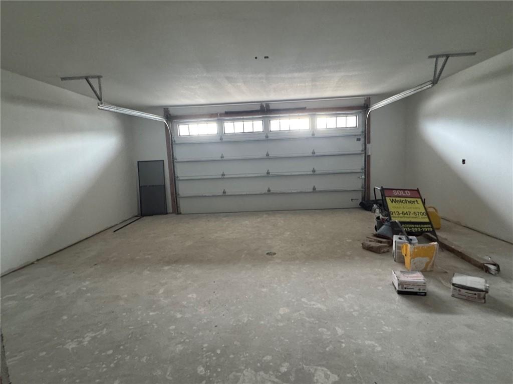 1974 Harvest Rd, Liberty, MO 64068