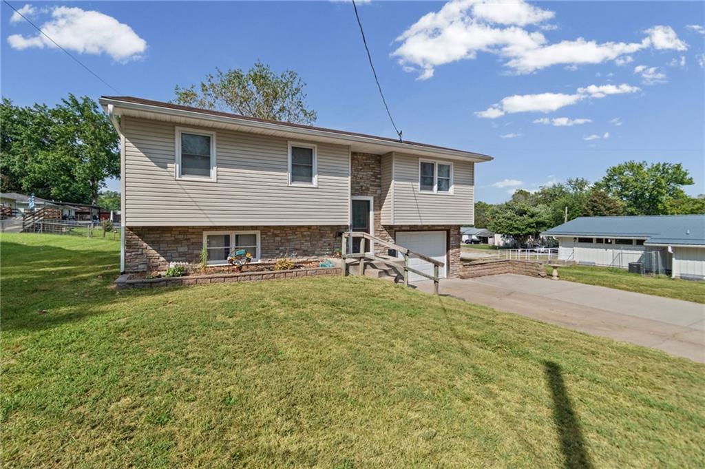 408 W 10th St, Carrollton, MO 64633