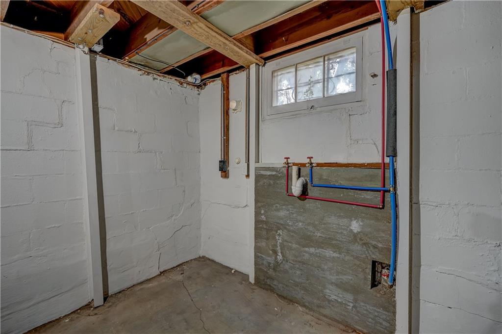 7411 E 83rd St, Kansas City, MO 64138