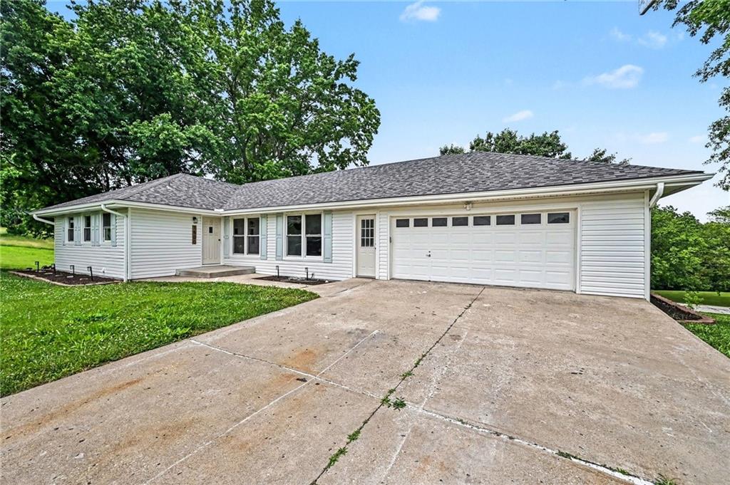 1500 Ridgeview Rd, Liberty, MO 64068