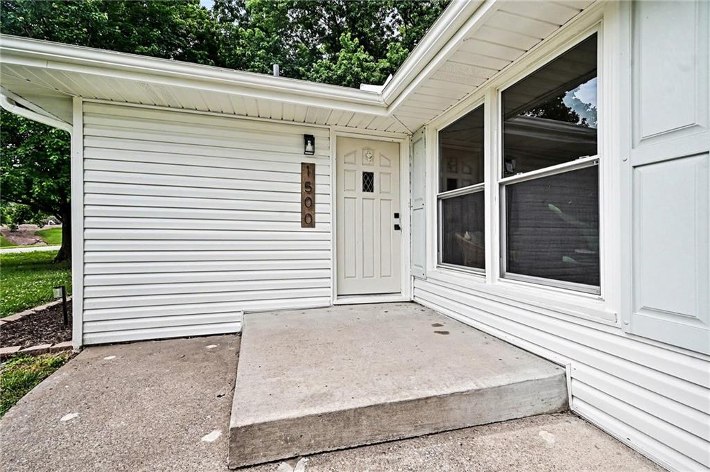 1500 Ridgeview Rd, Liberty, MO 64068