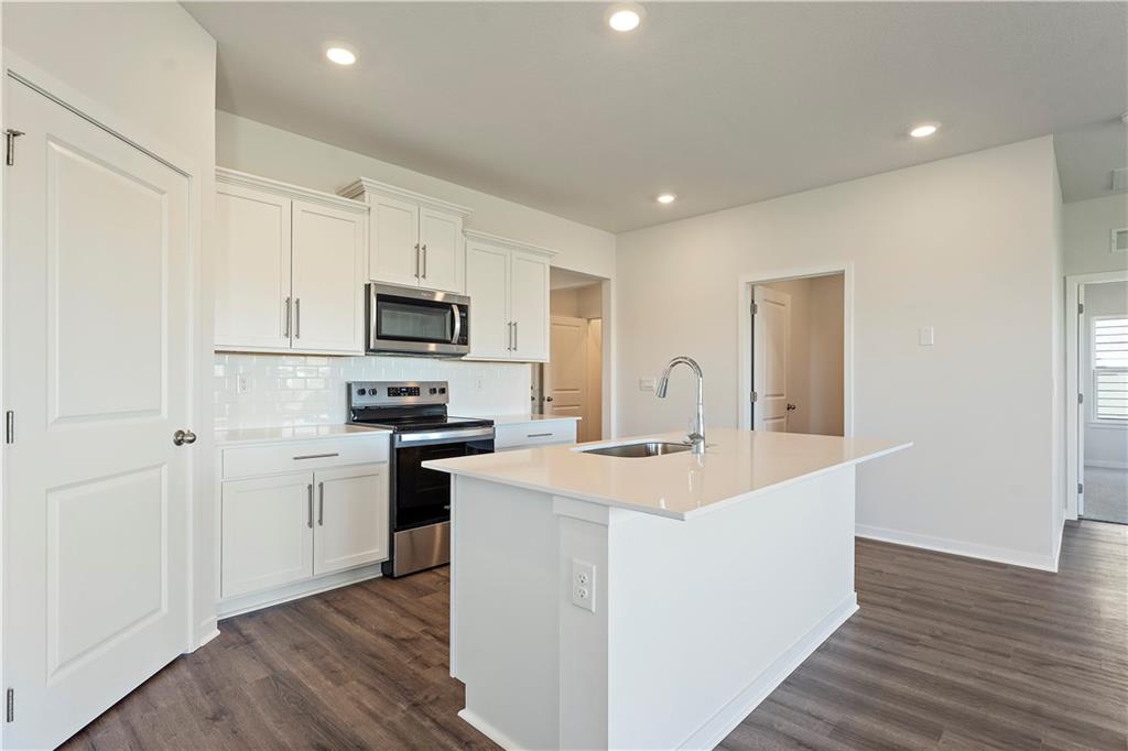 18626 Weaver St, Spring Hill, KS 66083
