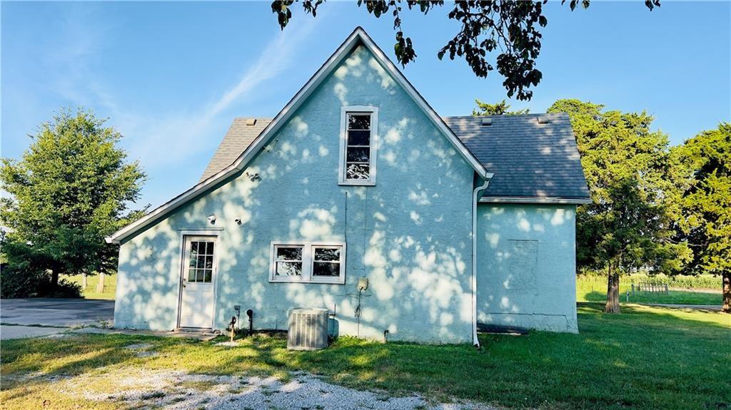 22719 Quivira Rd, Bucyrus, KS 66013