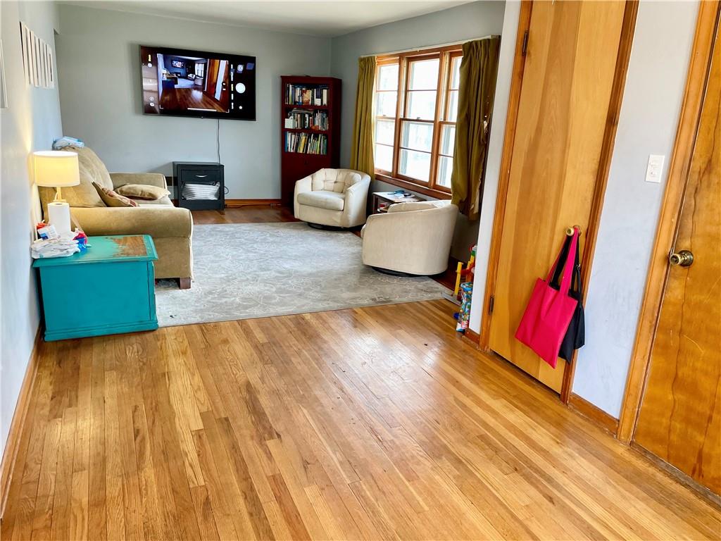 127 Woods St, Excelsior Springs, MO 64024