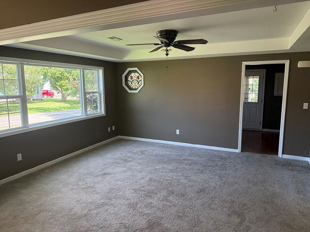 302 16th St, Blue Springs, MO 64015