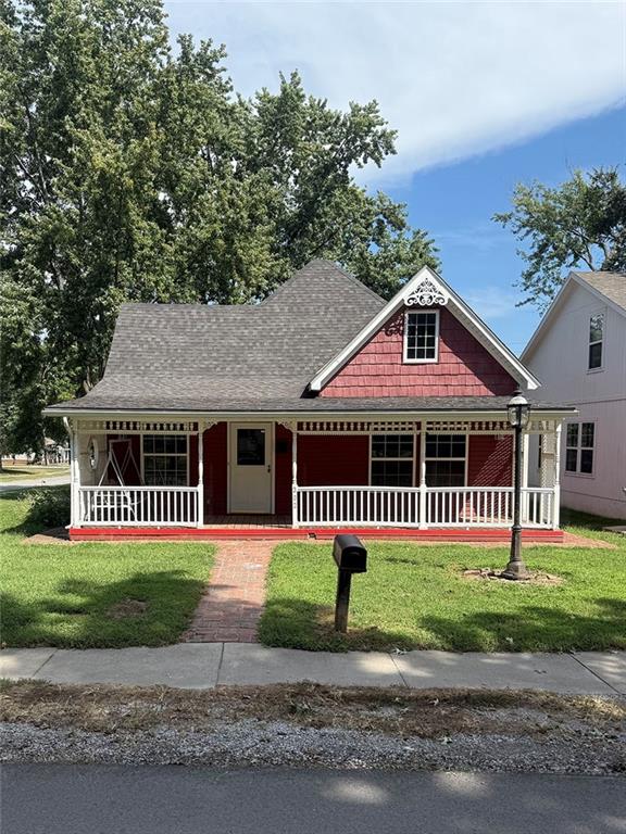302 16th St, Blue Springs, MO 64015