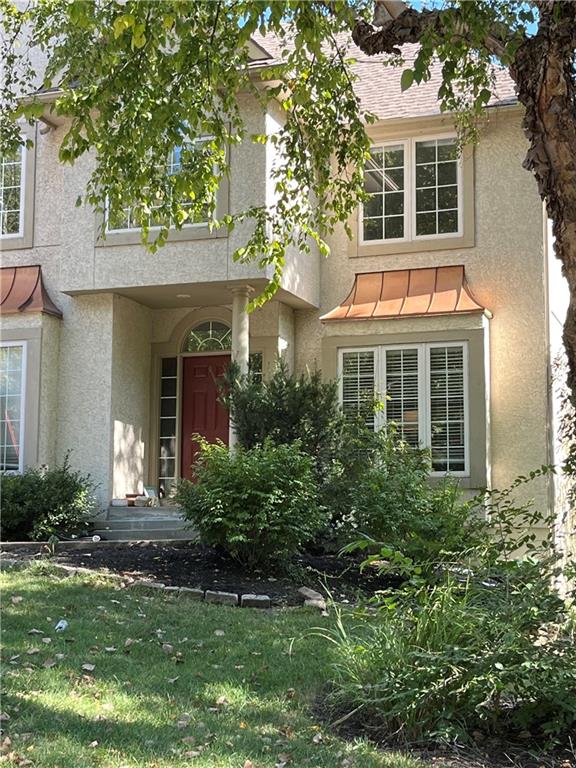 10121 NW River Hills Dr, Parkville, MO 64152