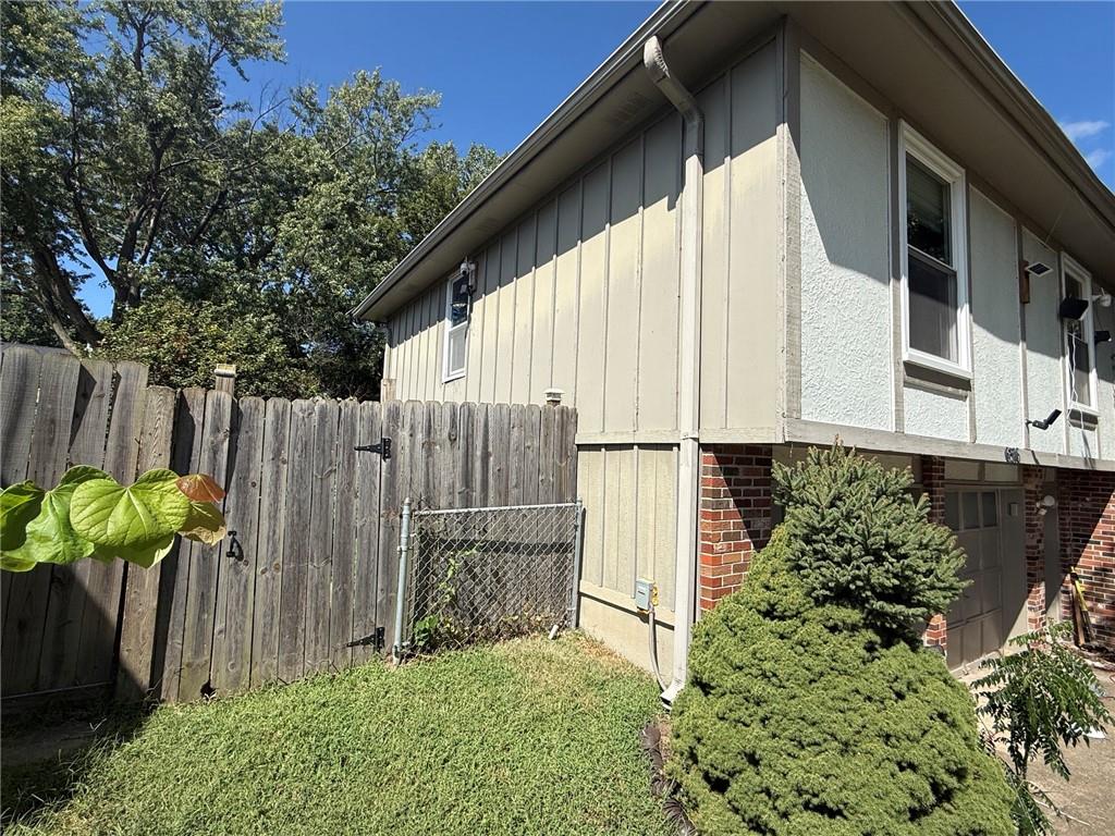 6316 Alden St, Shawnee, KS 66216