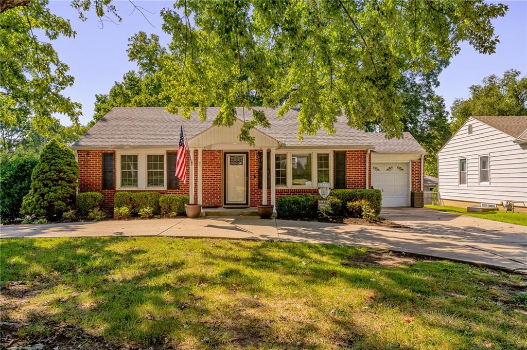 4301 W 62nd Ter, Fairway, KS 66205