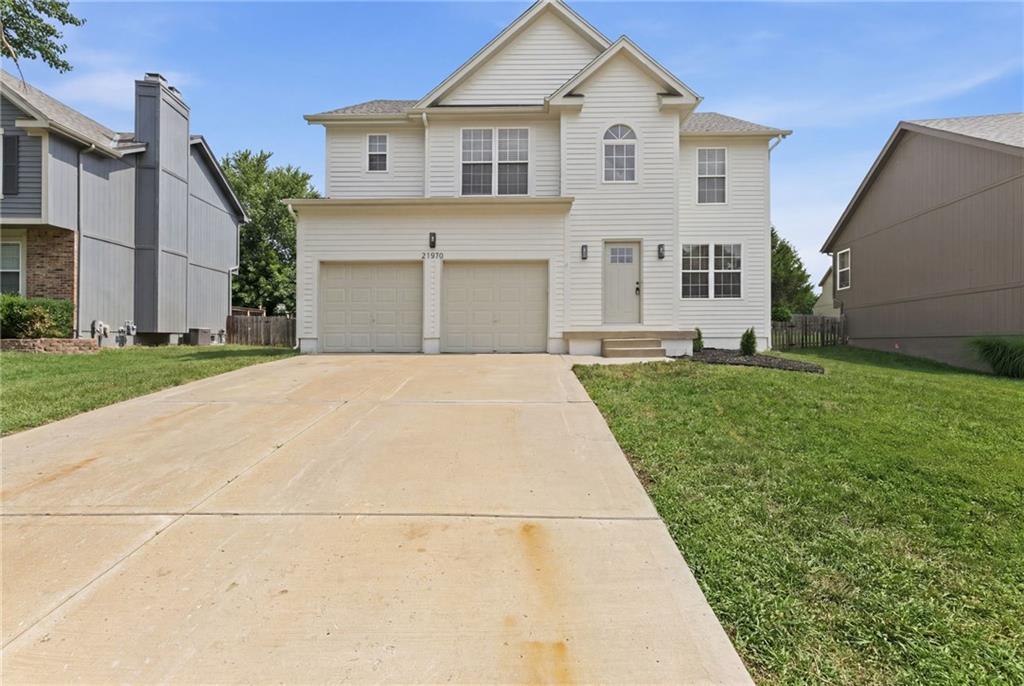 21470 W 122nd St, Olathe, KS 66061