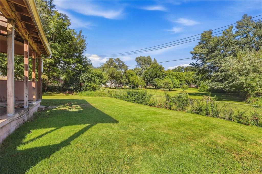 4831 Reeder St, Shawnee, KS 66203