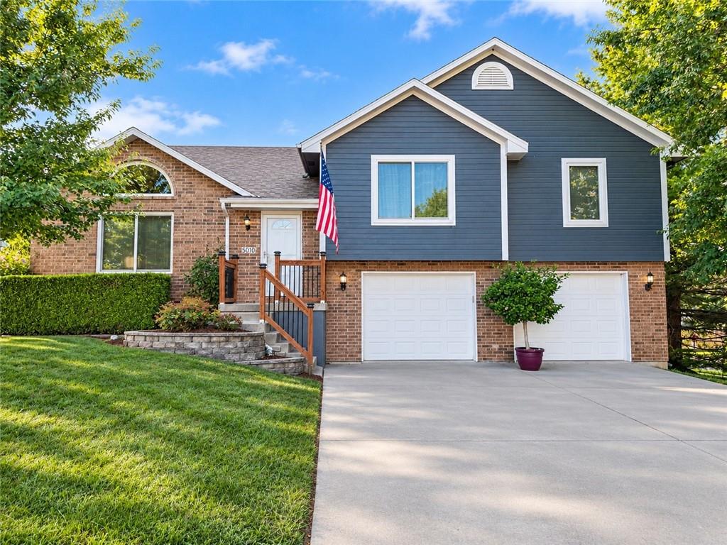 500 SW Bobcat St, Oak Grove, MO 64075