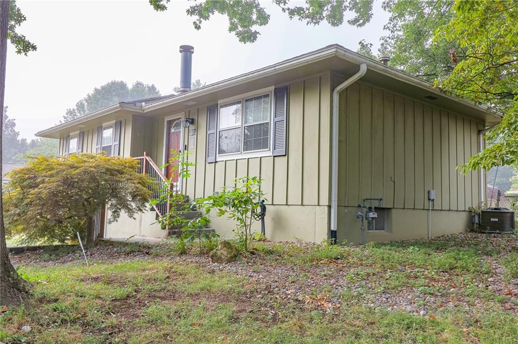 1315 SE Alice St, Blue Springs, MO 64014