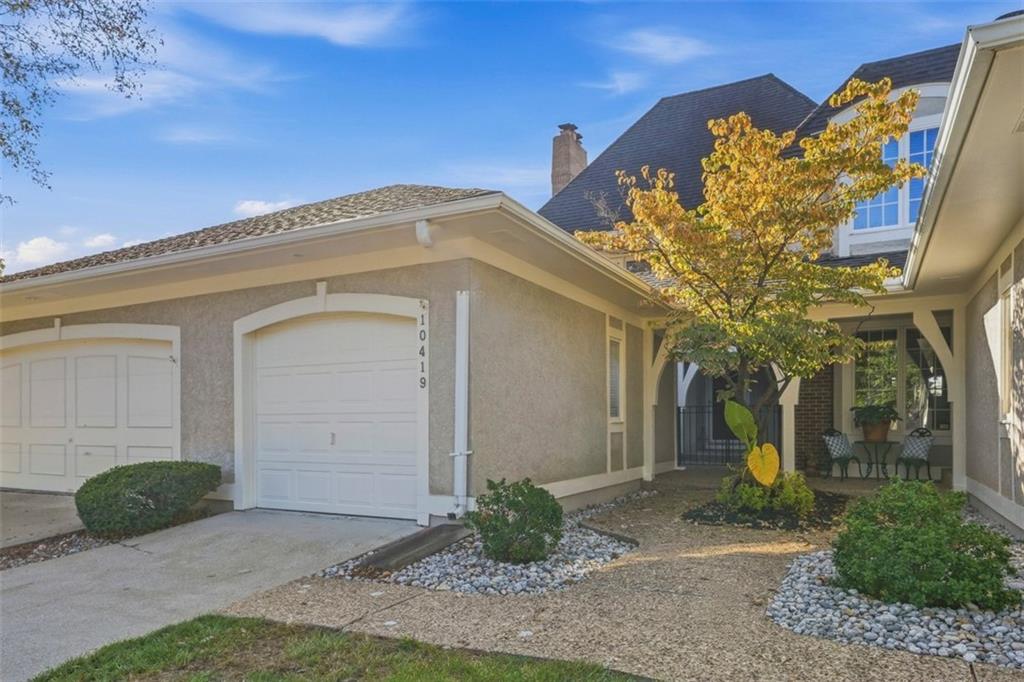 10419 Garnett St, Overland Park, KS 66214