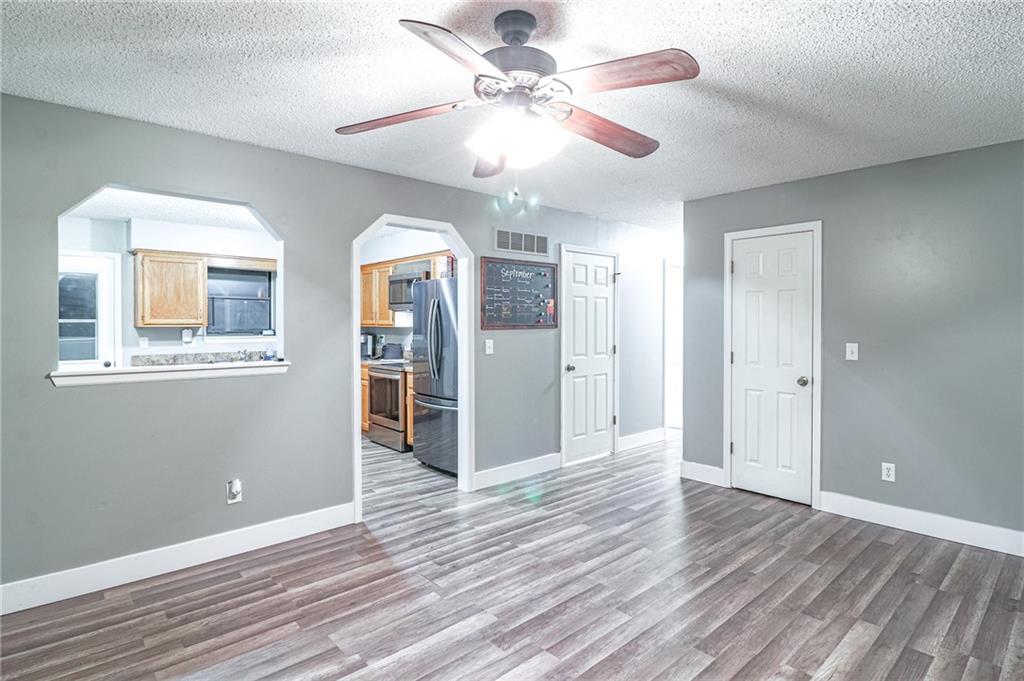 303 E Arctic St, Kingsville, MO 64061