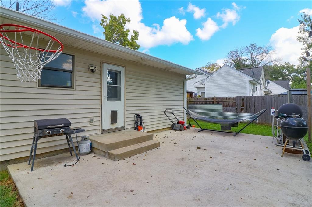 303 E Arctic St, Kingsville, MO 64061