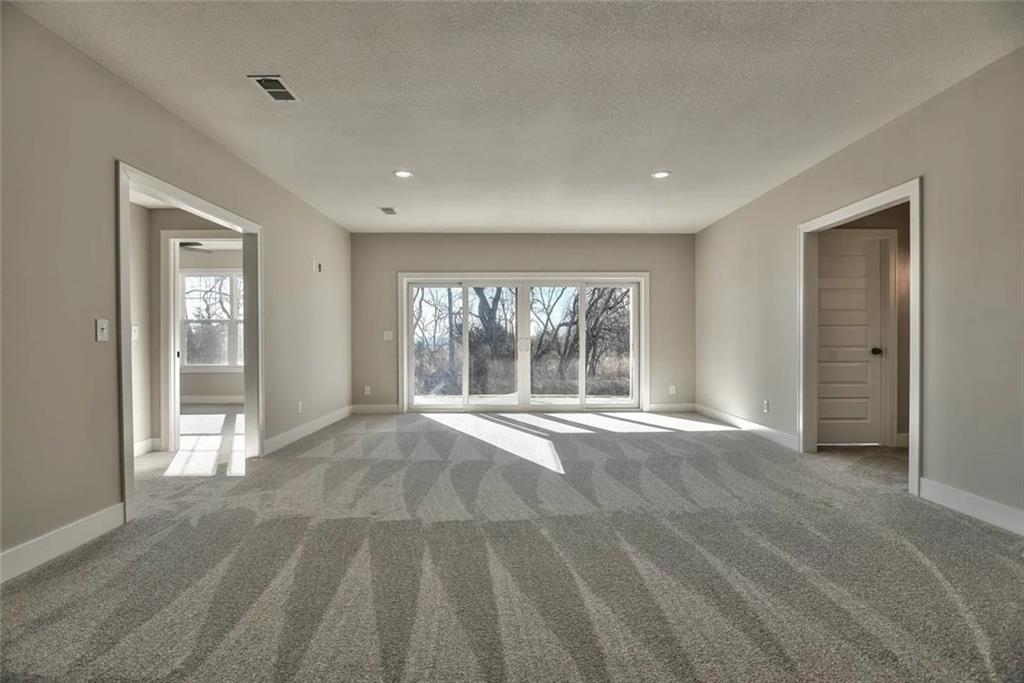 20051 W 226th Ter, Spring Hill, KS 66083