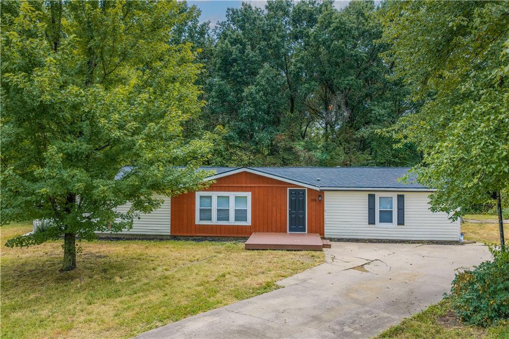 198 SE 51st Rd, Warrensburg, MO 64093