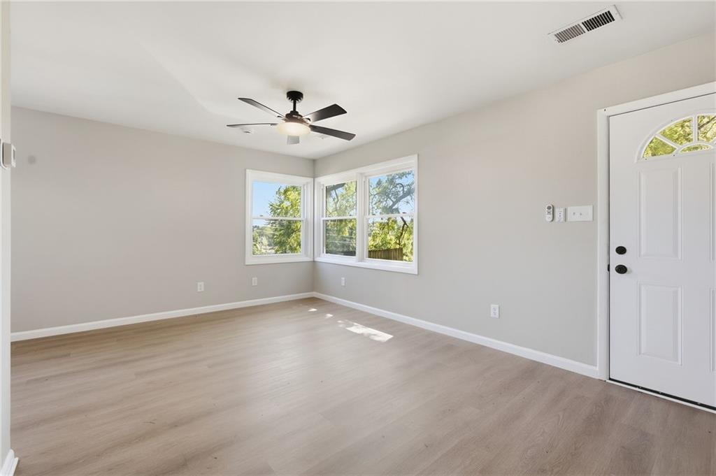 910 Olive St, Leavenworth, KS 66048