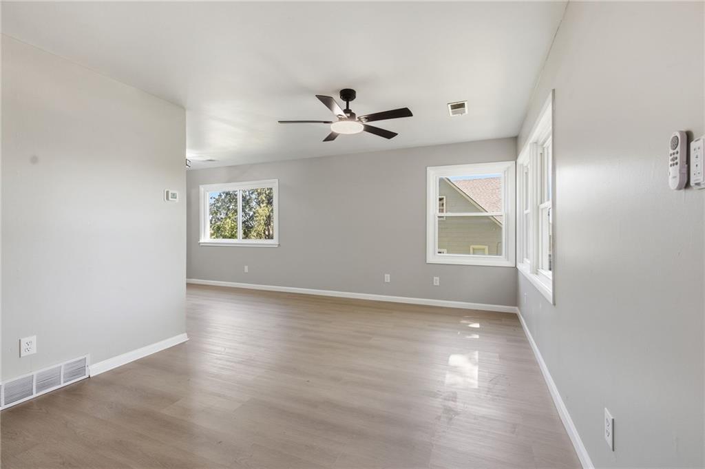 910 Olive St, Leavenworth, KS 66048