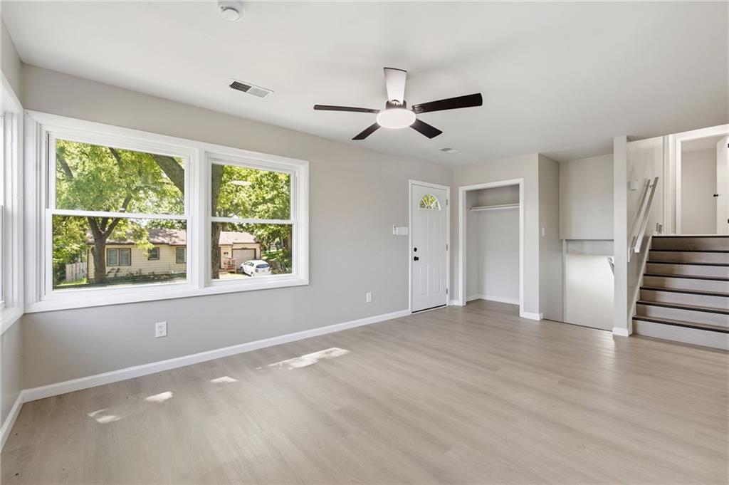 910 Olive St, Leavenworth, KS 66048