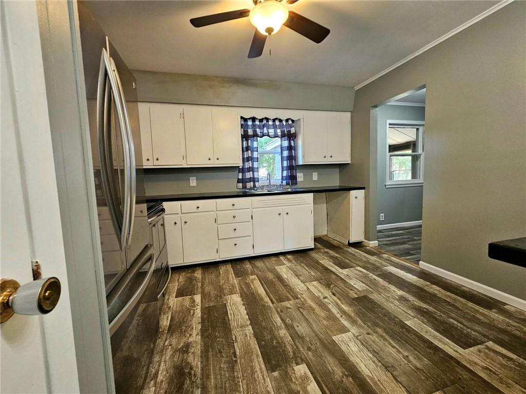 112 W Walnut St, Girard, KS 66743