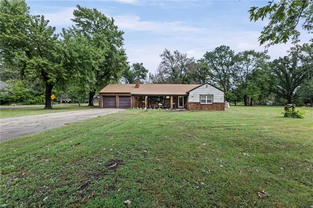 1109 N Kentucky St, Iola, KS 66749