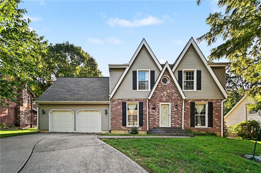 1005 Blueberry Ln, Liberty, MO 64068
