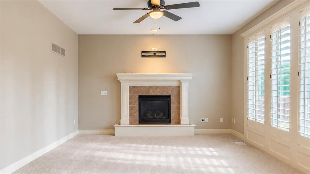 8604 NE 99th St, Kansas City, MO 64157