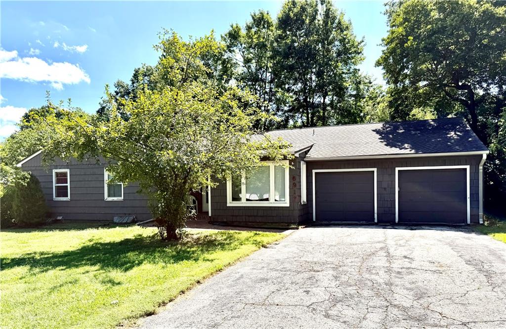 6917 W 69* St, Overland Park, KS 66204