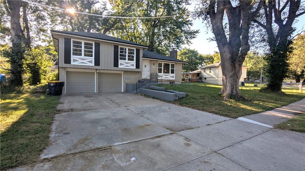 9320 Oakland Ave, Kansas City, MO 64138