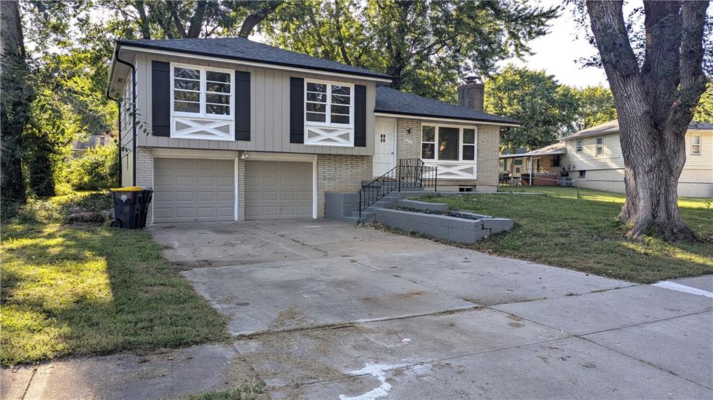 9320 Oakland Ave, Kansas City, MO 64138