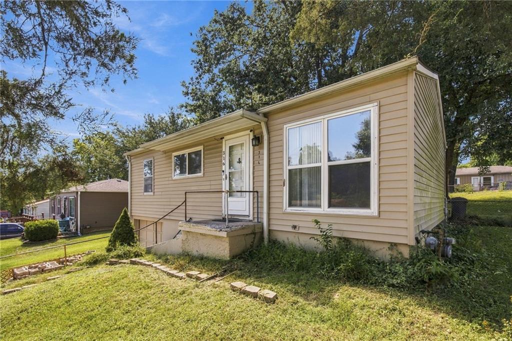 316 N Geronimo Dr, Independence, MO 64056