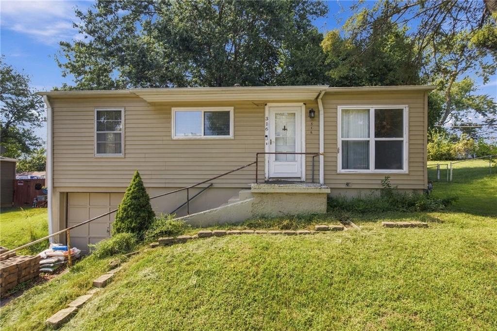316 N Geronimo Dr, Independence, MO 64056